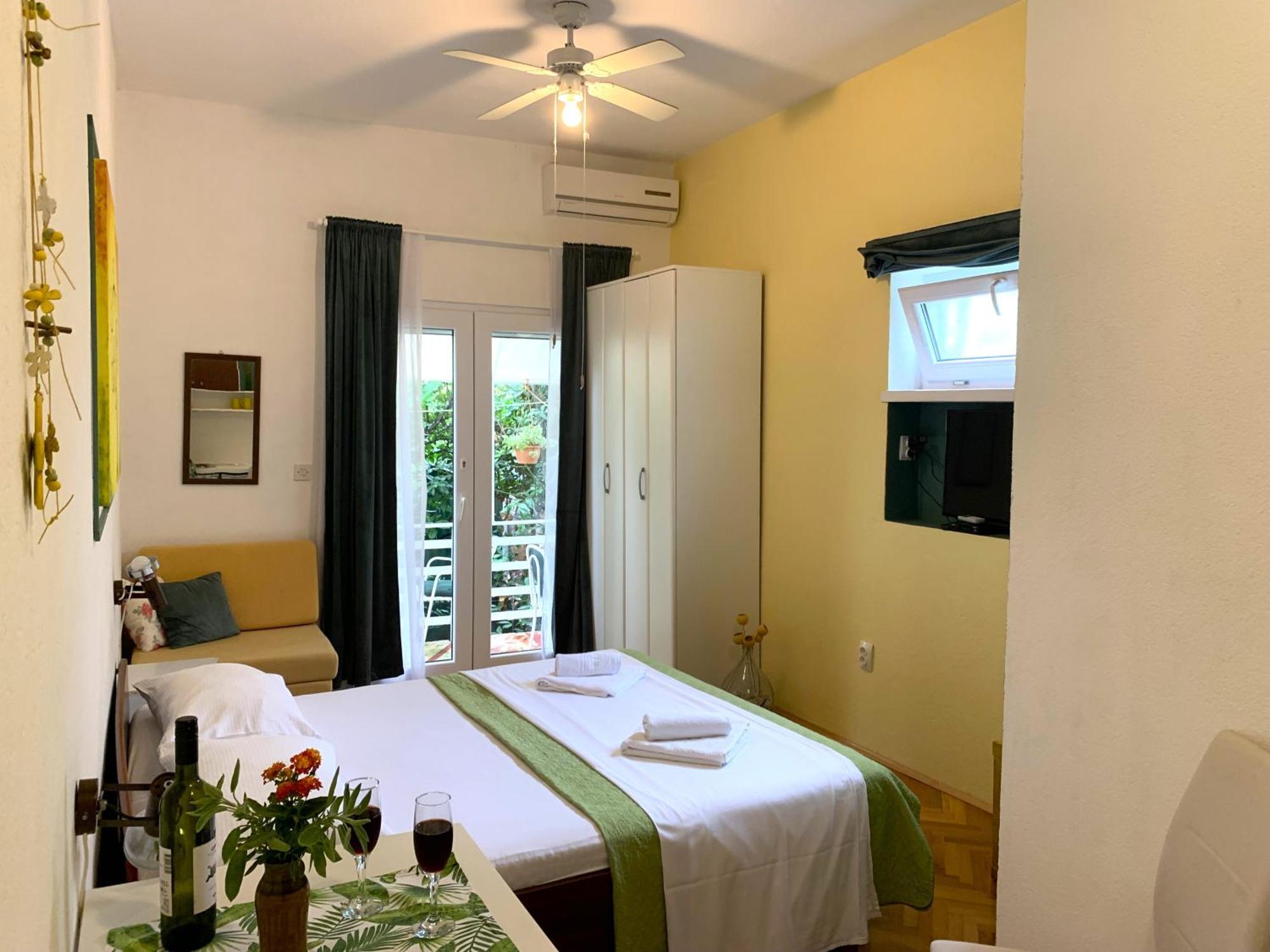 Apartments Garden House Подгора Стая снимка